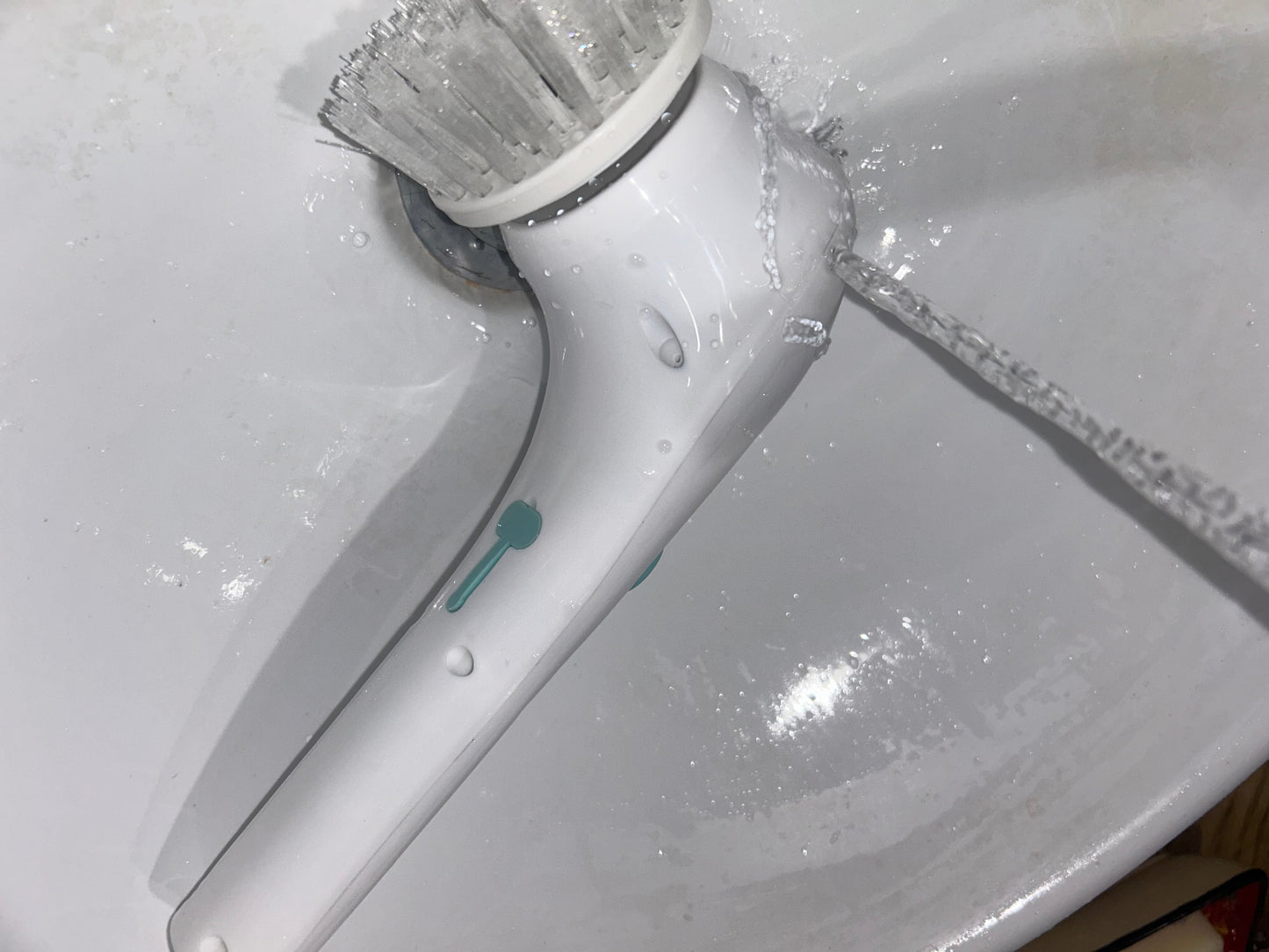 Cleansing brush (electric)